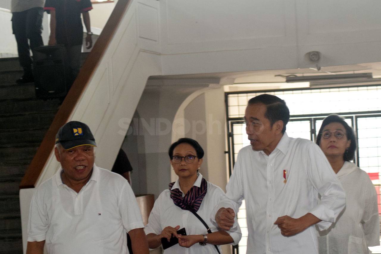 Presiden Jokowi Tinjau...