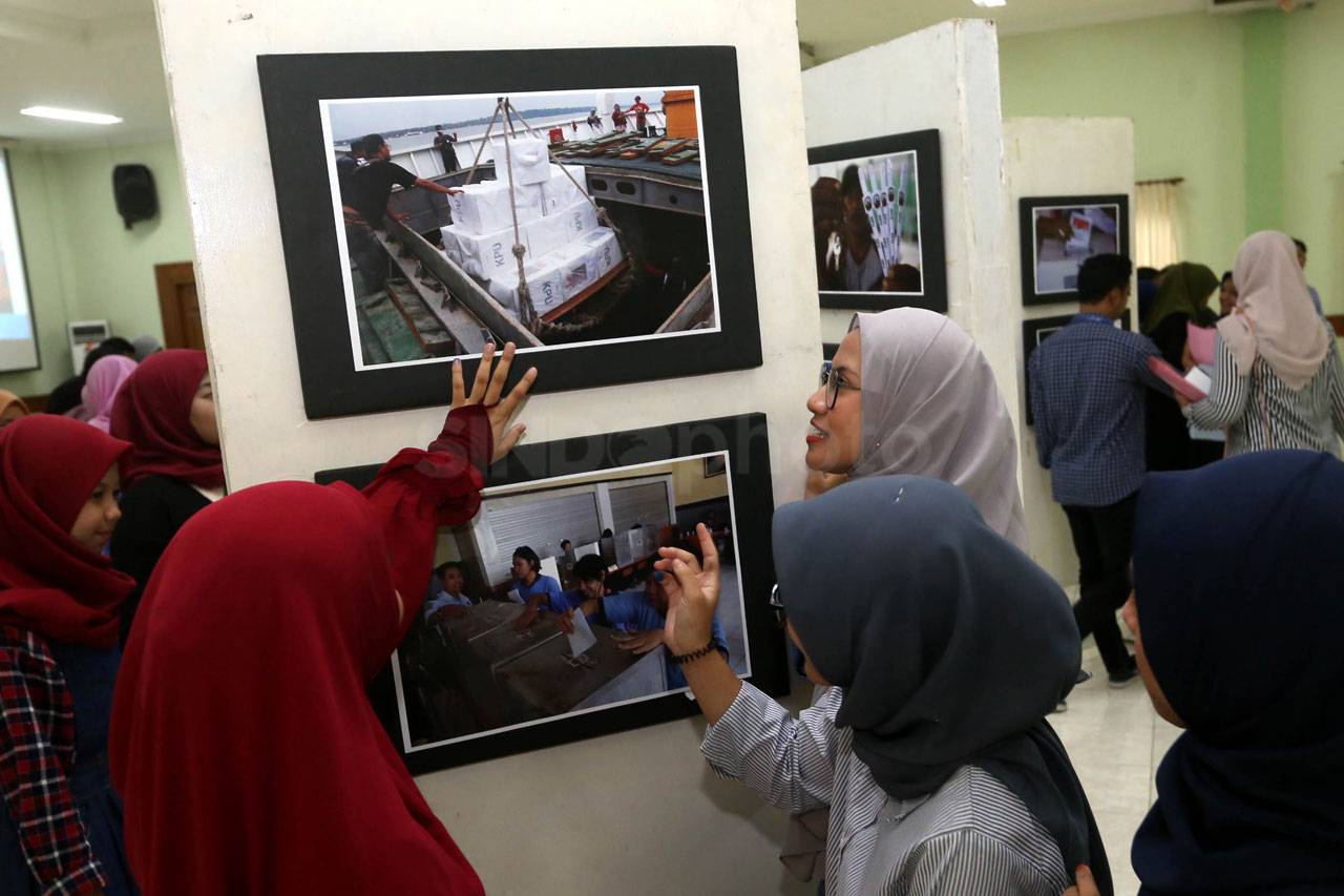 Wartawan Foto Surabaya...