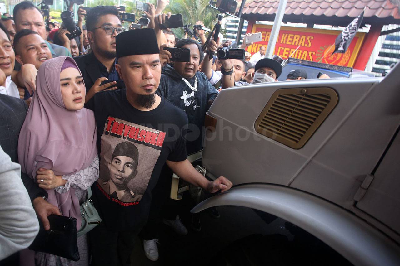 Naik Unimog, Ahmad Dhani...
