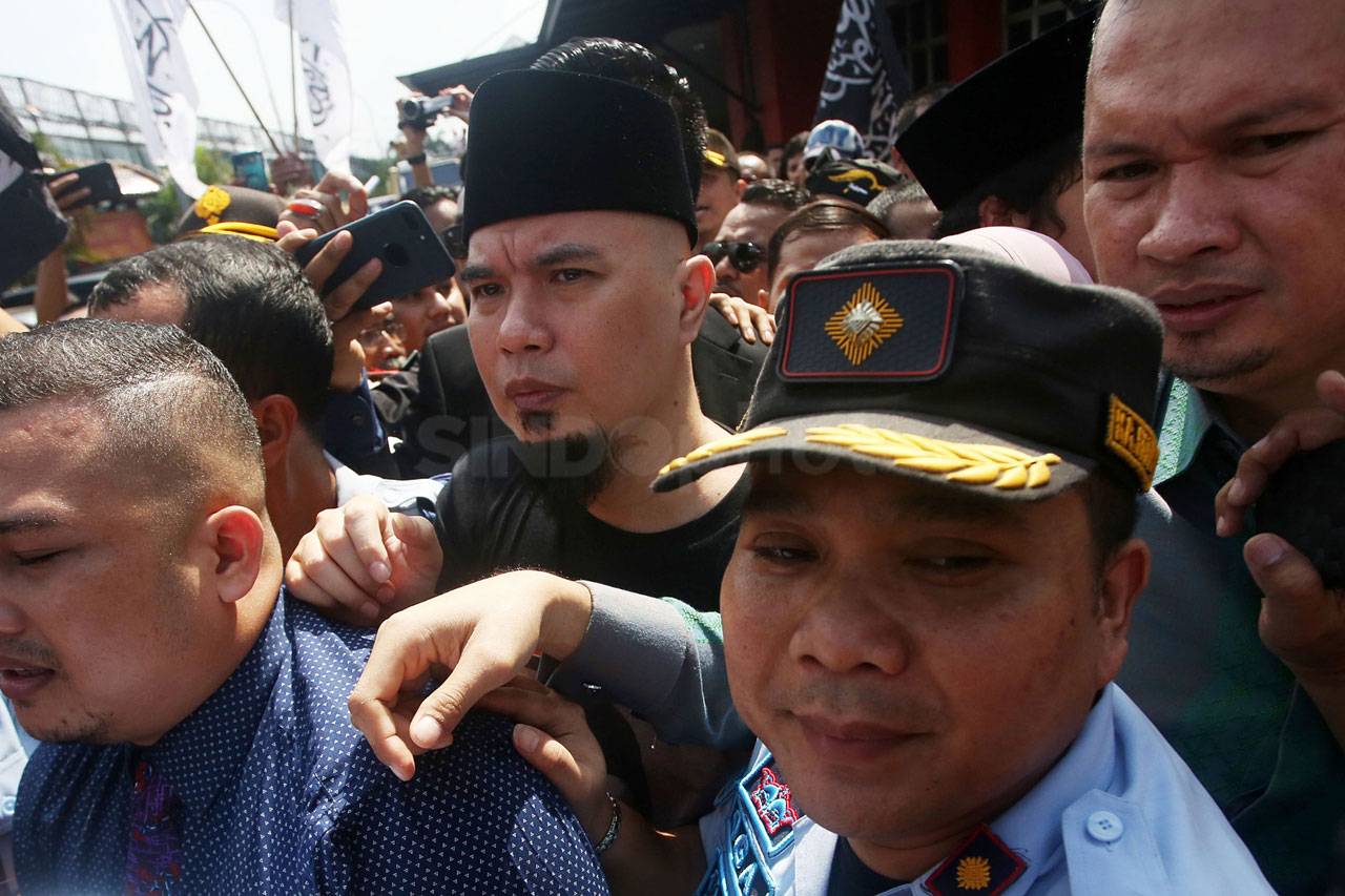 Naik Unimog, Ahmad Dhani...