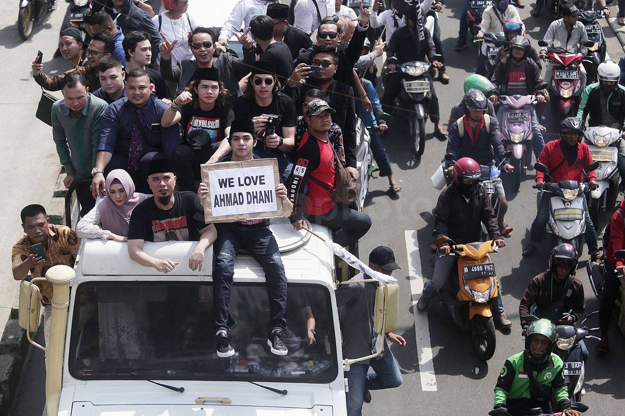 Naik Unimog, Ahmad Dhani...