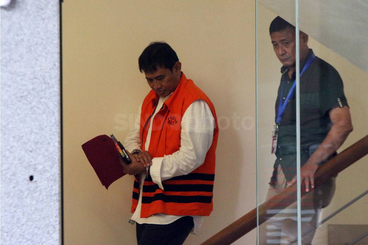 KPK Rampungkan Penyidikan...