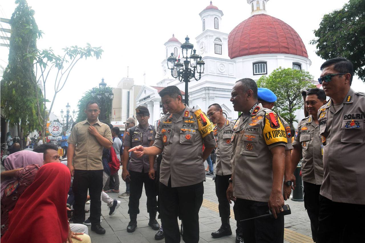 Jelang Pergantian Tahun,...