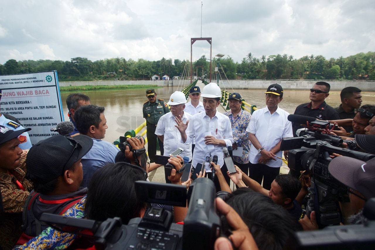 Presiden Jokowi Resmikan...