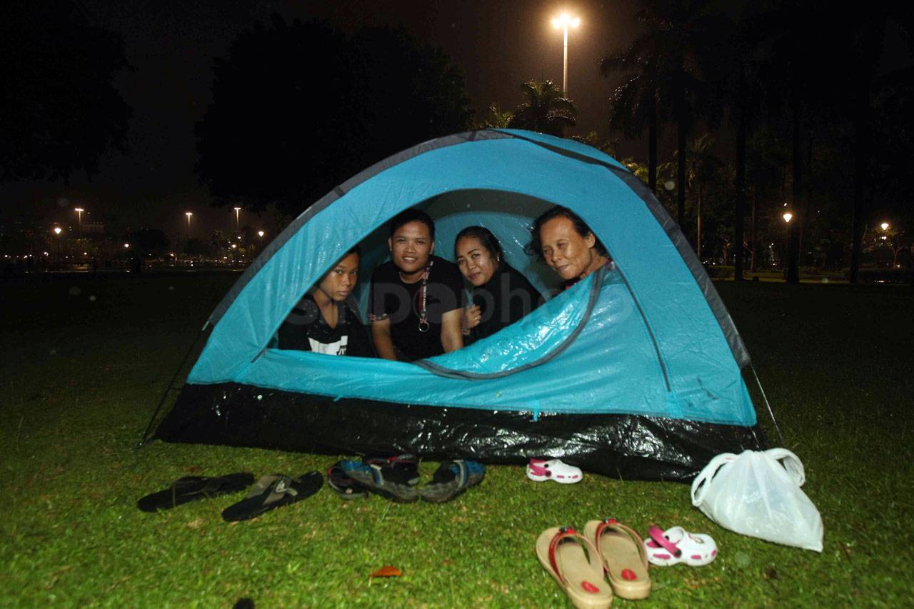 Meski Hujan, Warga Tetap...