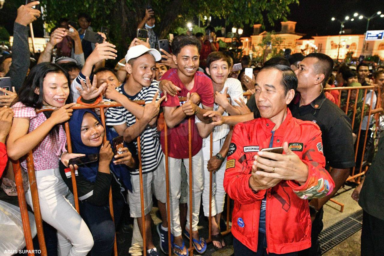 Presiden Jokowi Rayakan...