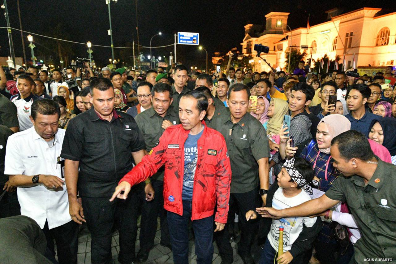 Presiden Jokowi Rayakan...