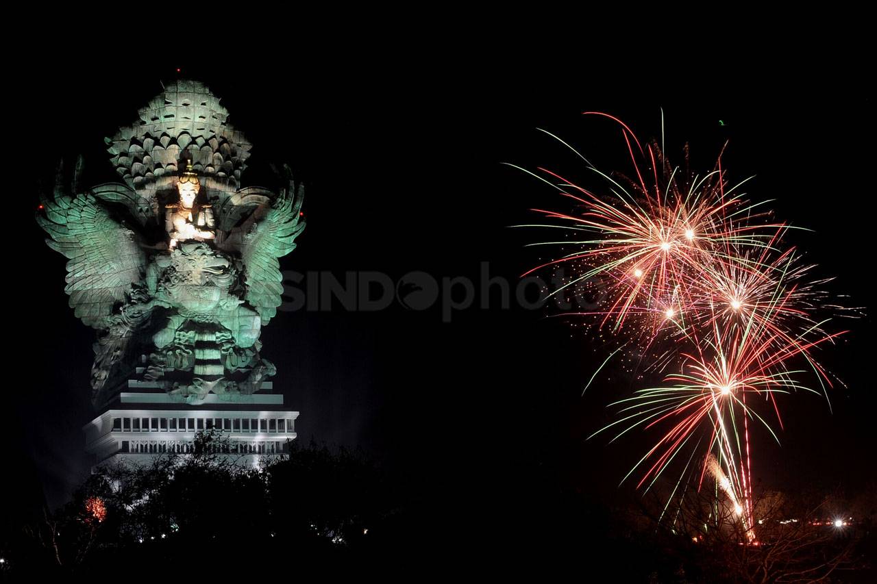Pesta Kembang Api Sambut...