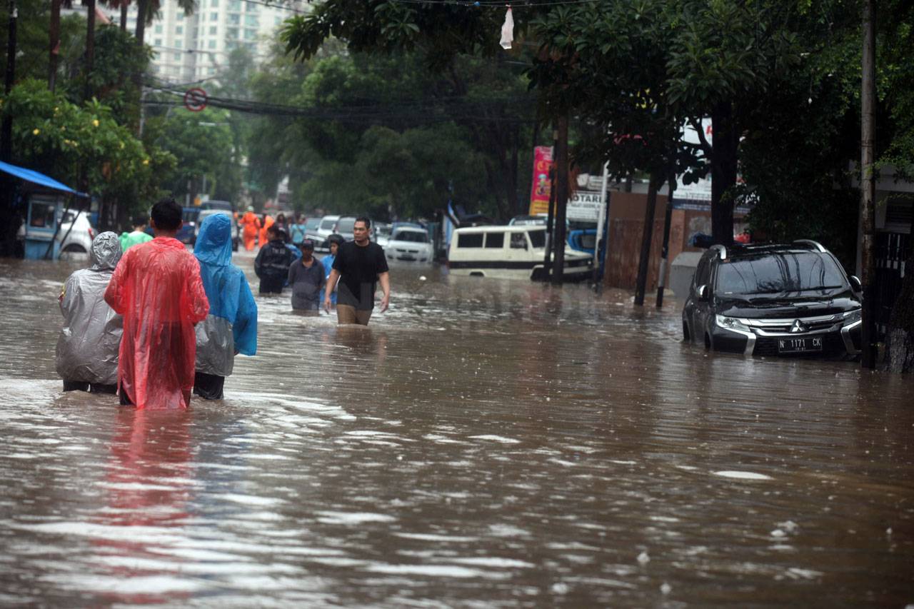 Jalan Benhil Raya Terendam...