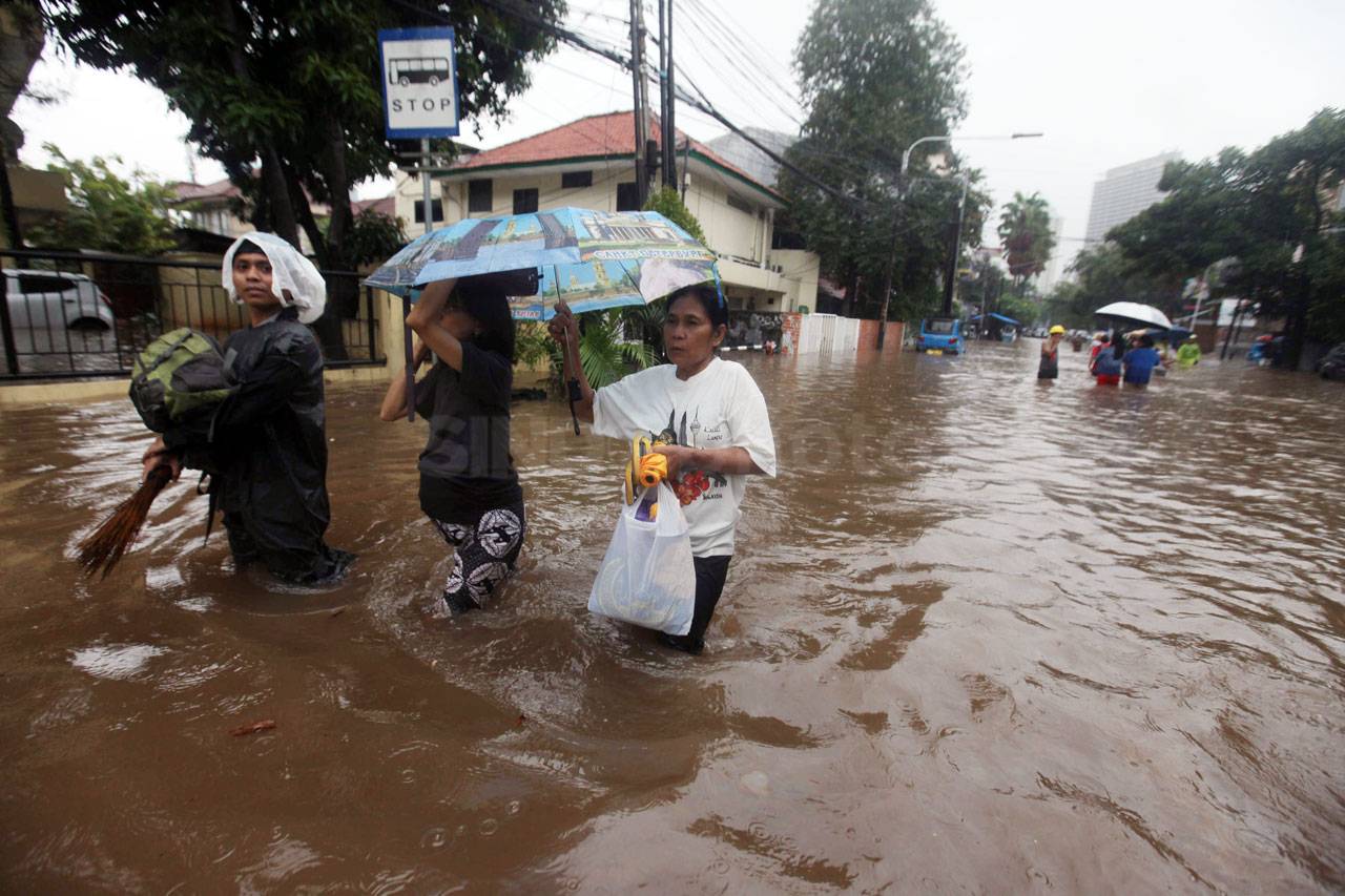 Jalan Benhil Raya Terendam...