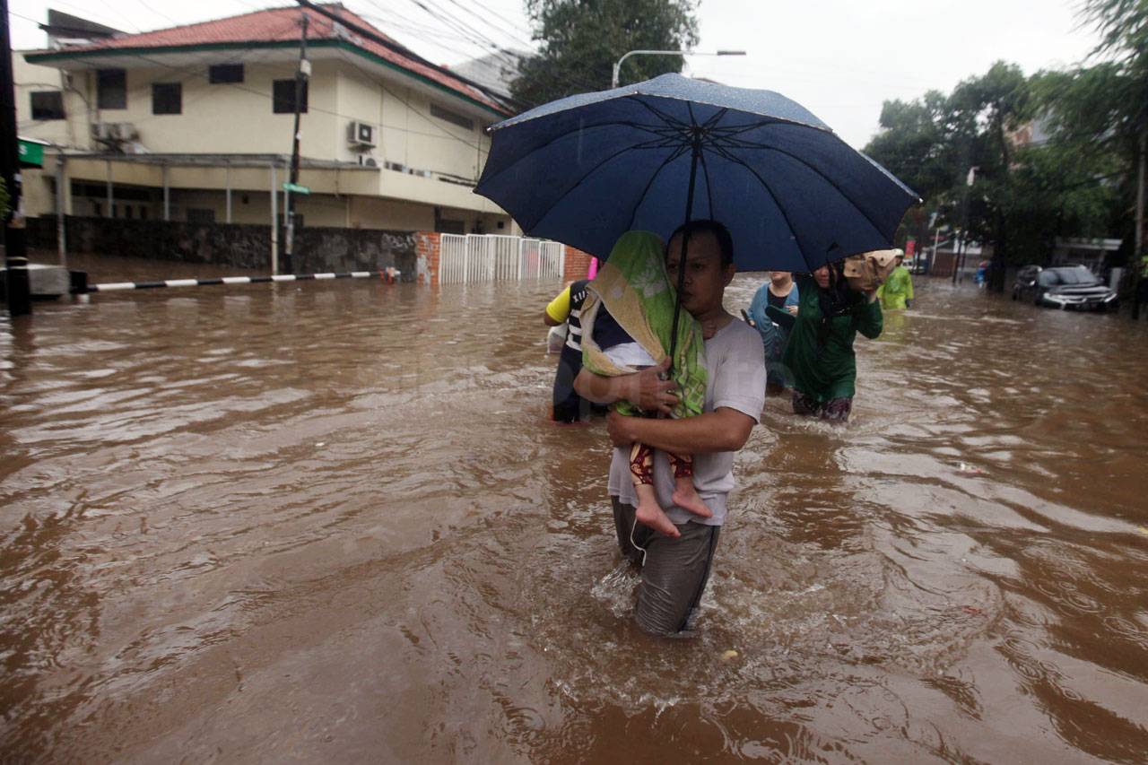 Jalan Benhil Raya Terendam...