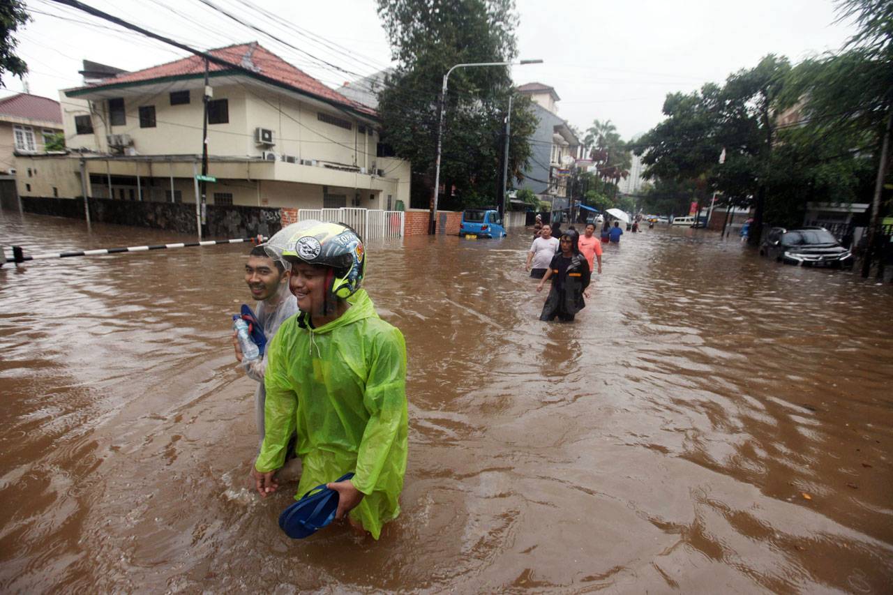 Jalan Benhil Raya Terendam...
