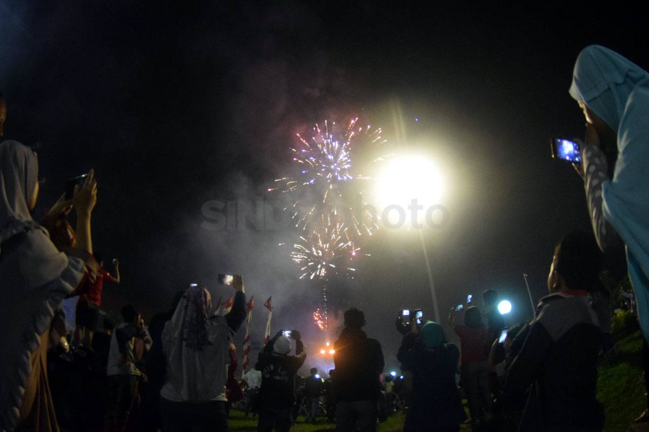 Pesta Kembang Api Ramaikan...