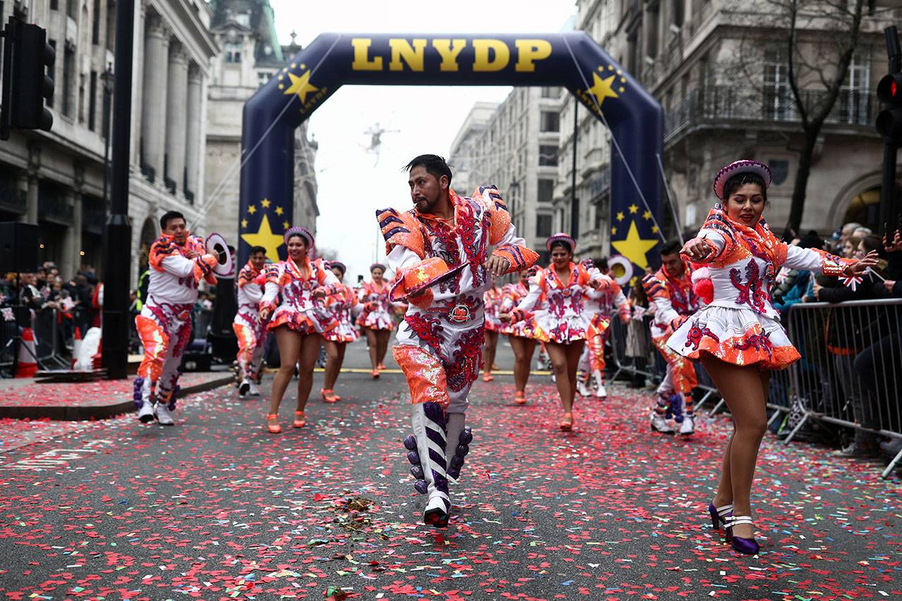 Ratusan Warga London...