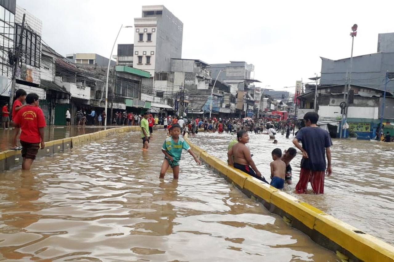 Jalan Jatinegara Barat...