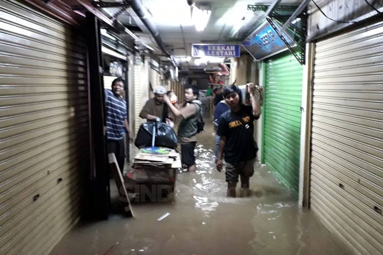 Lantai Dasar Pasar Jatinegara...