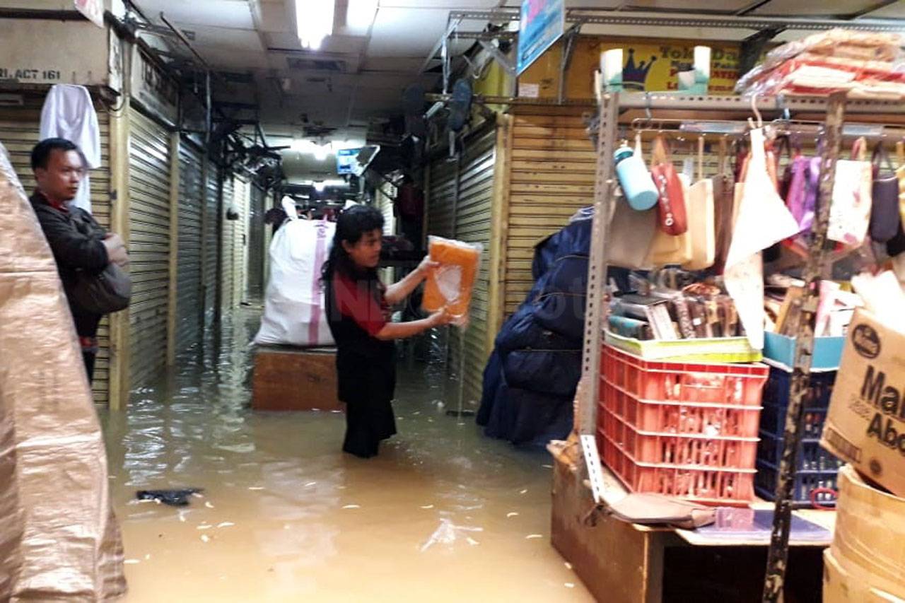 Lantai Dasar Pasar Jatinegara...