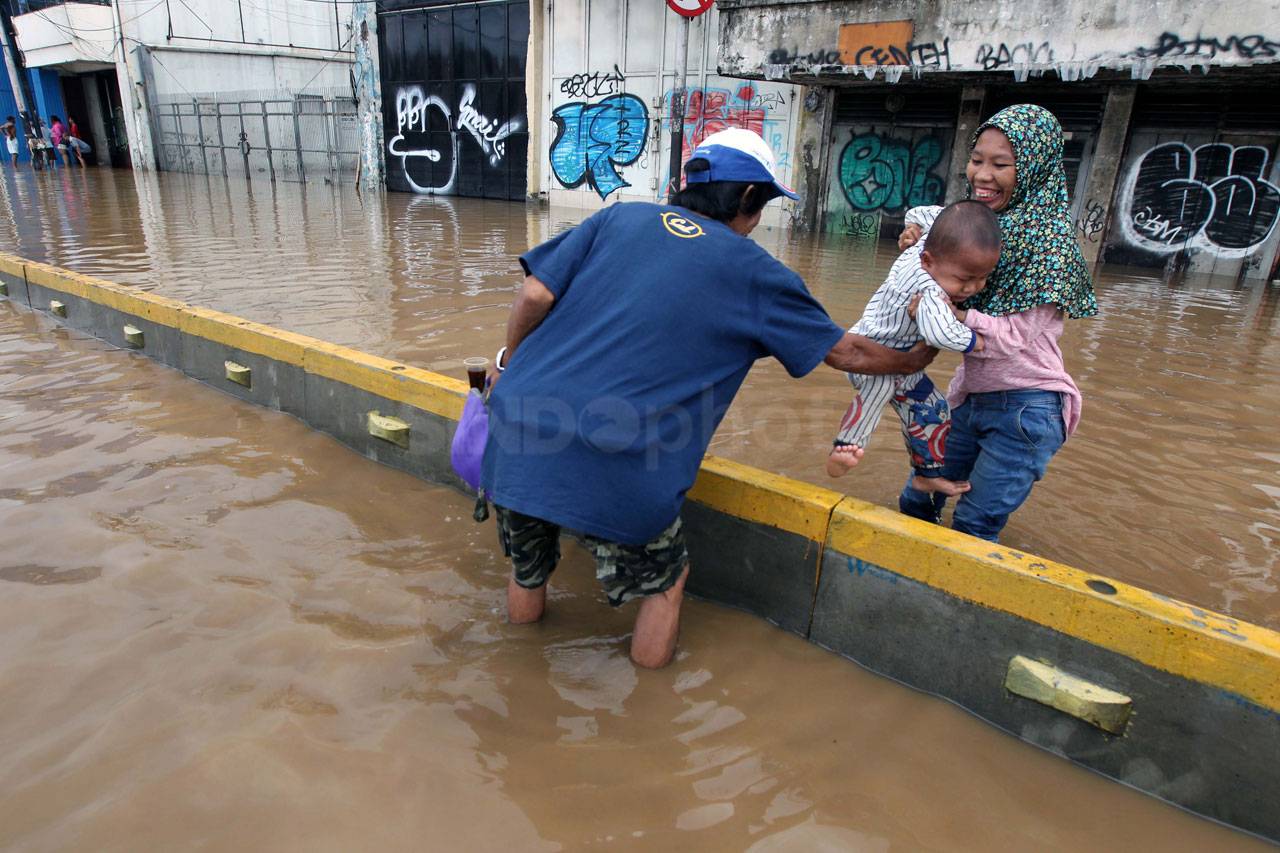 Masih Terendam Banjir,...