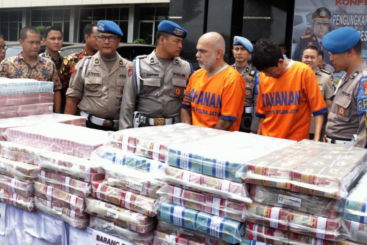 Polda Jatim Bongkar...