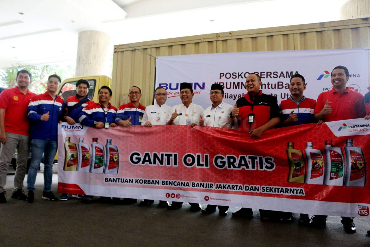 Pertamina Serahkan Bantuan...