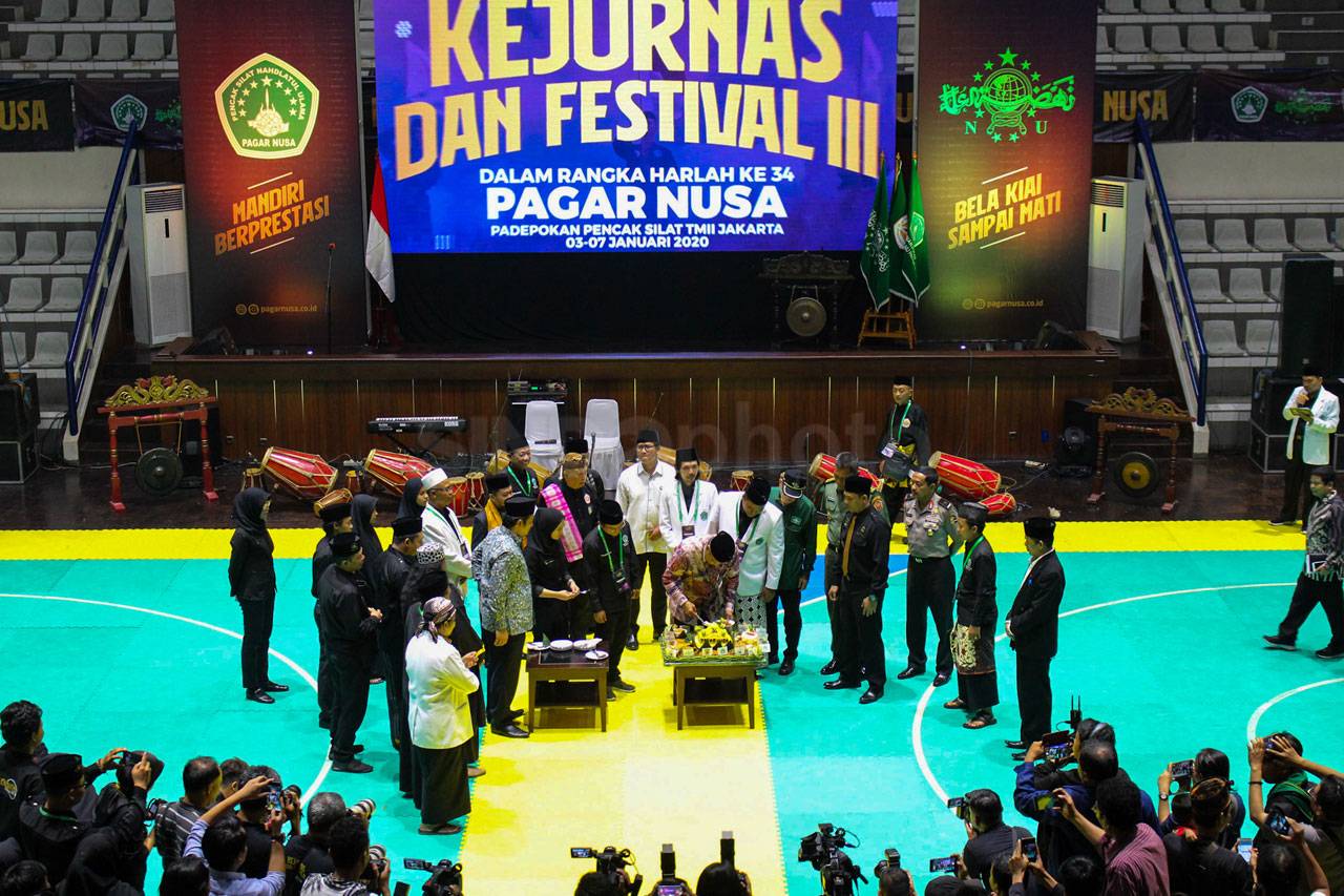 Ketua Umum PBNU Buka...