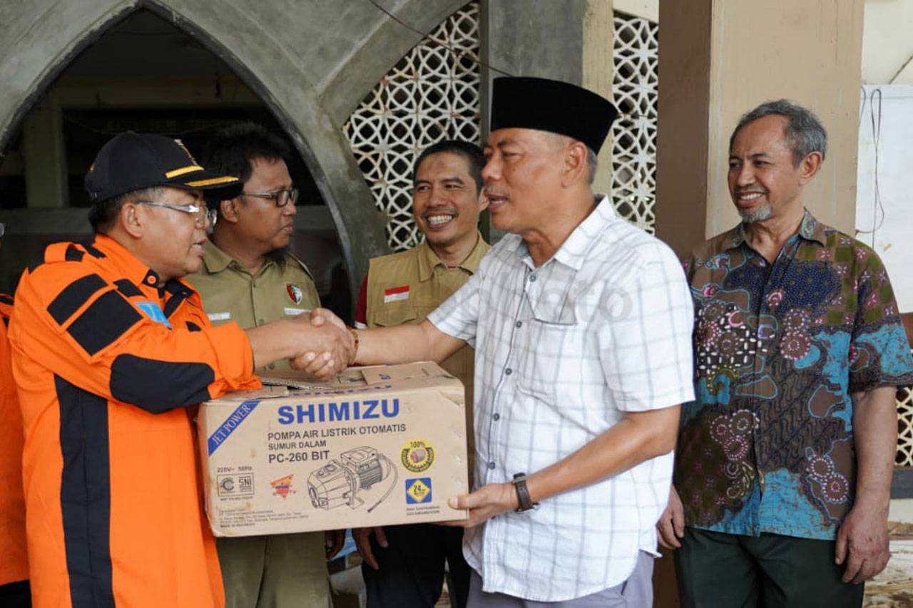 Presiden PKS Kunjungi...