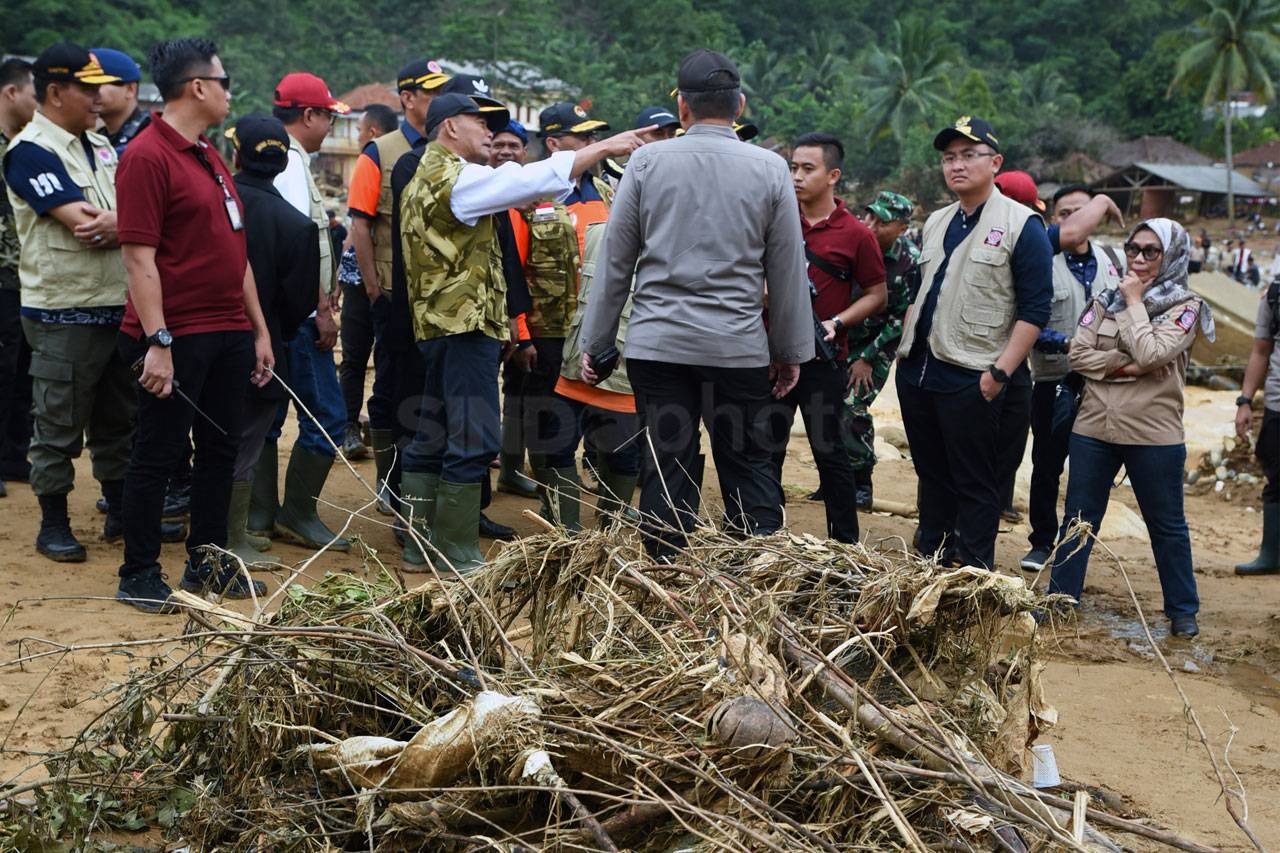 Menko PMK Tinjau Lokasi...
