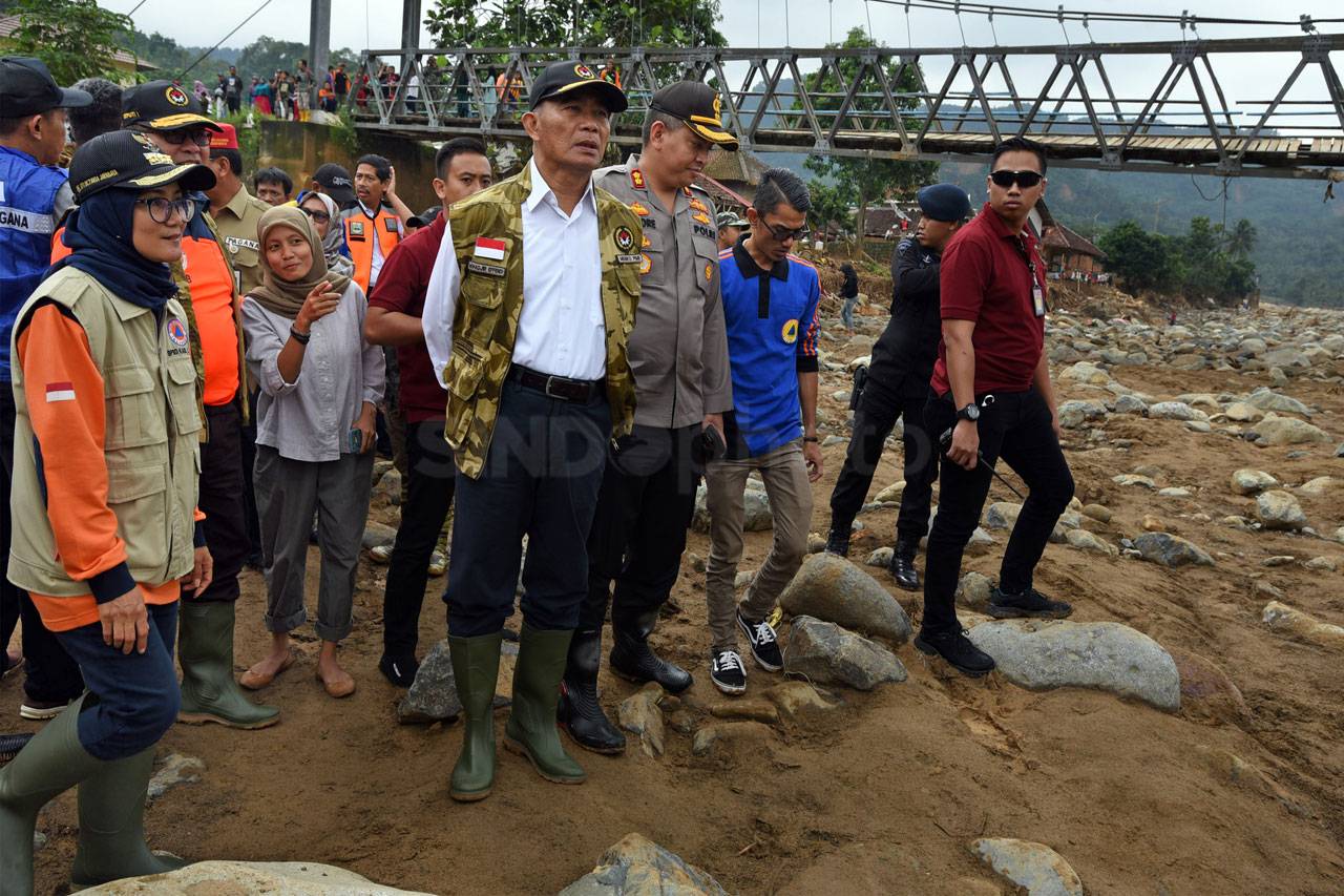Menko PMK Tinjau Lokasi...