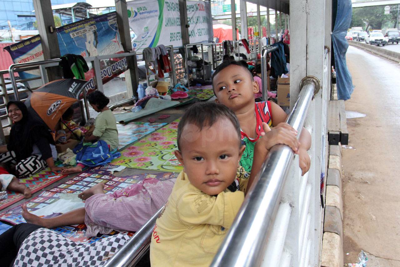Korban Banjir Mengungsi...