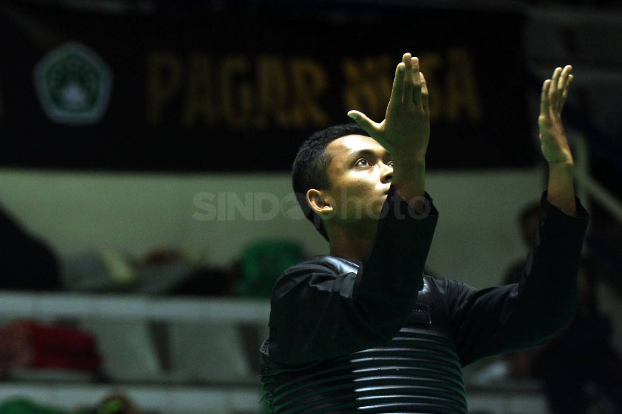 Ratusan Pendekar Silat...