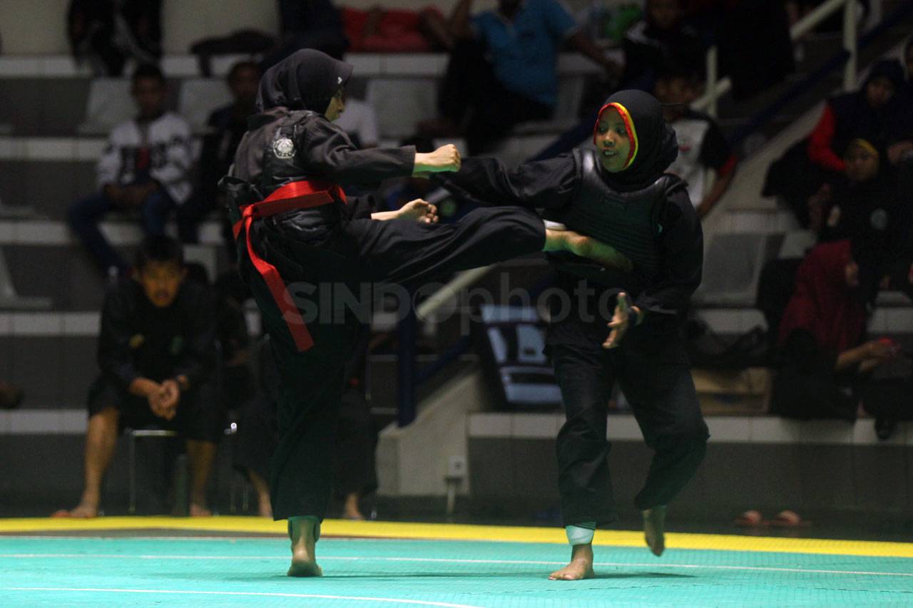 Ratusan Pendekar Silat...
