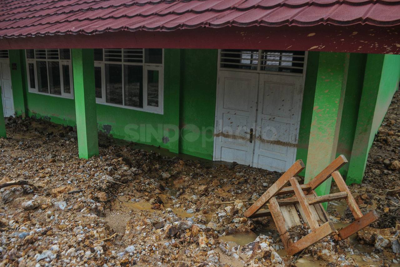 Bangunan SMPN 1 Lebak...