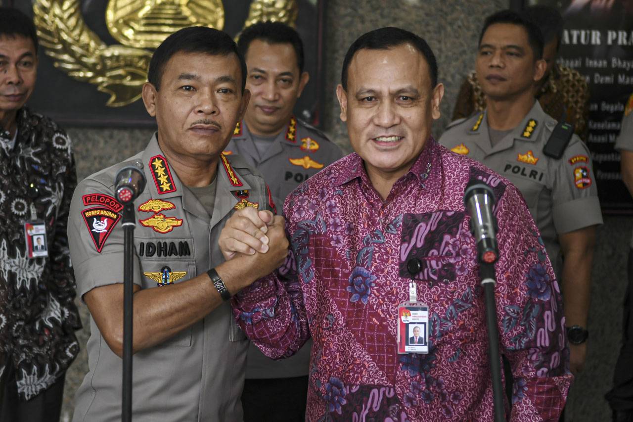 Pimpinan KPK Lakukan...