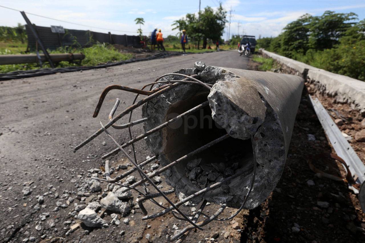 Puluhan Tiang Listrik...