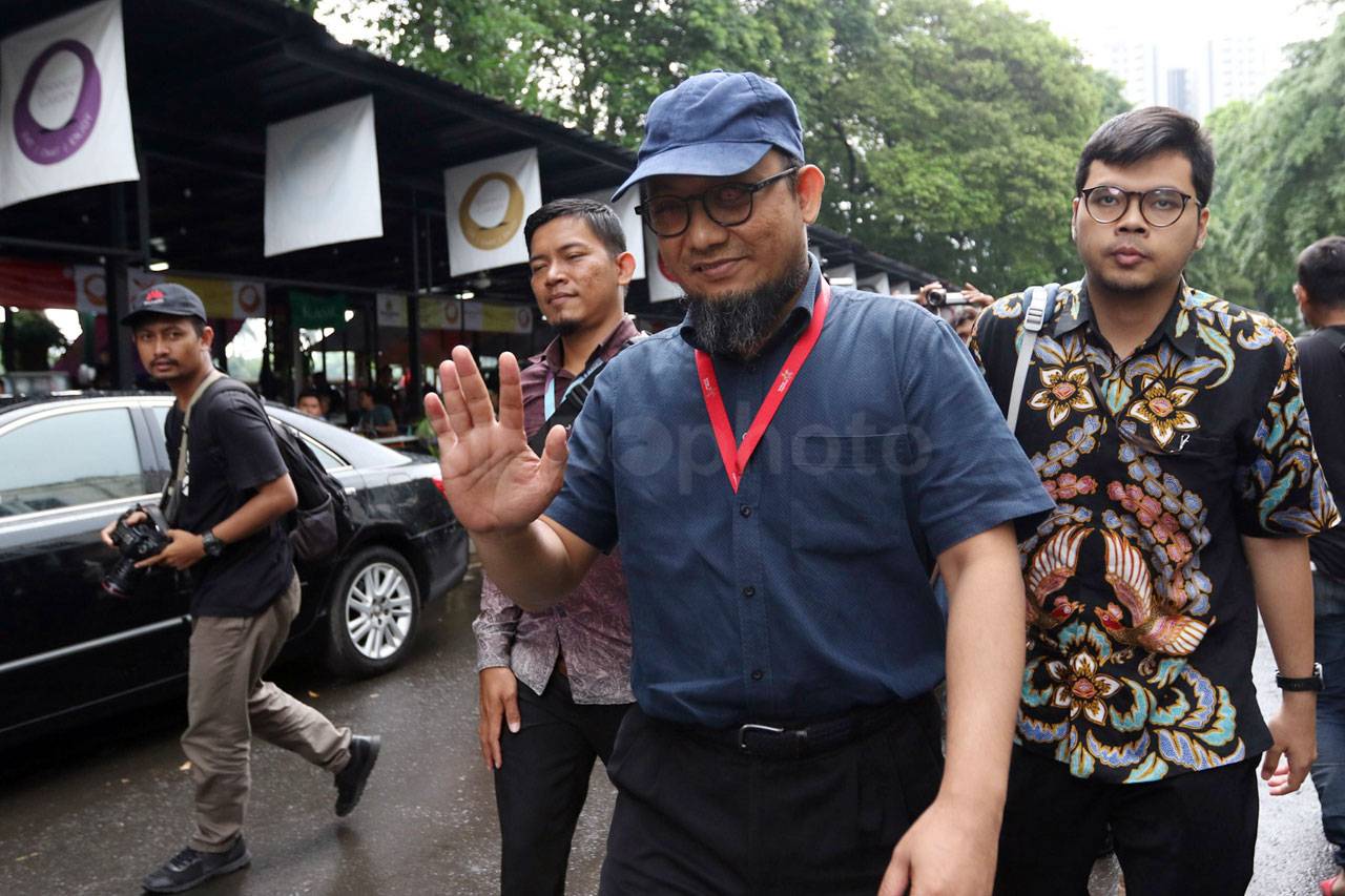 Novel Baswedan Diperiksa...