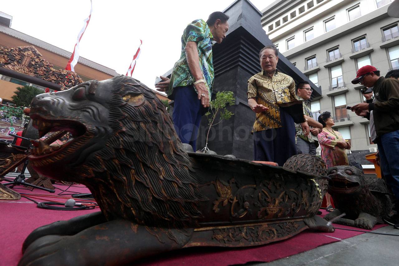 Gamelan Majapahit Iringi...