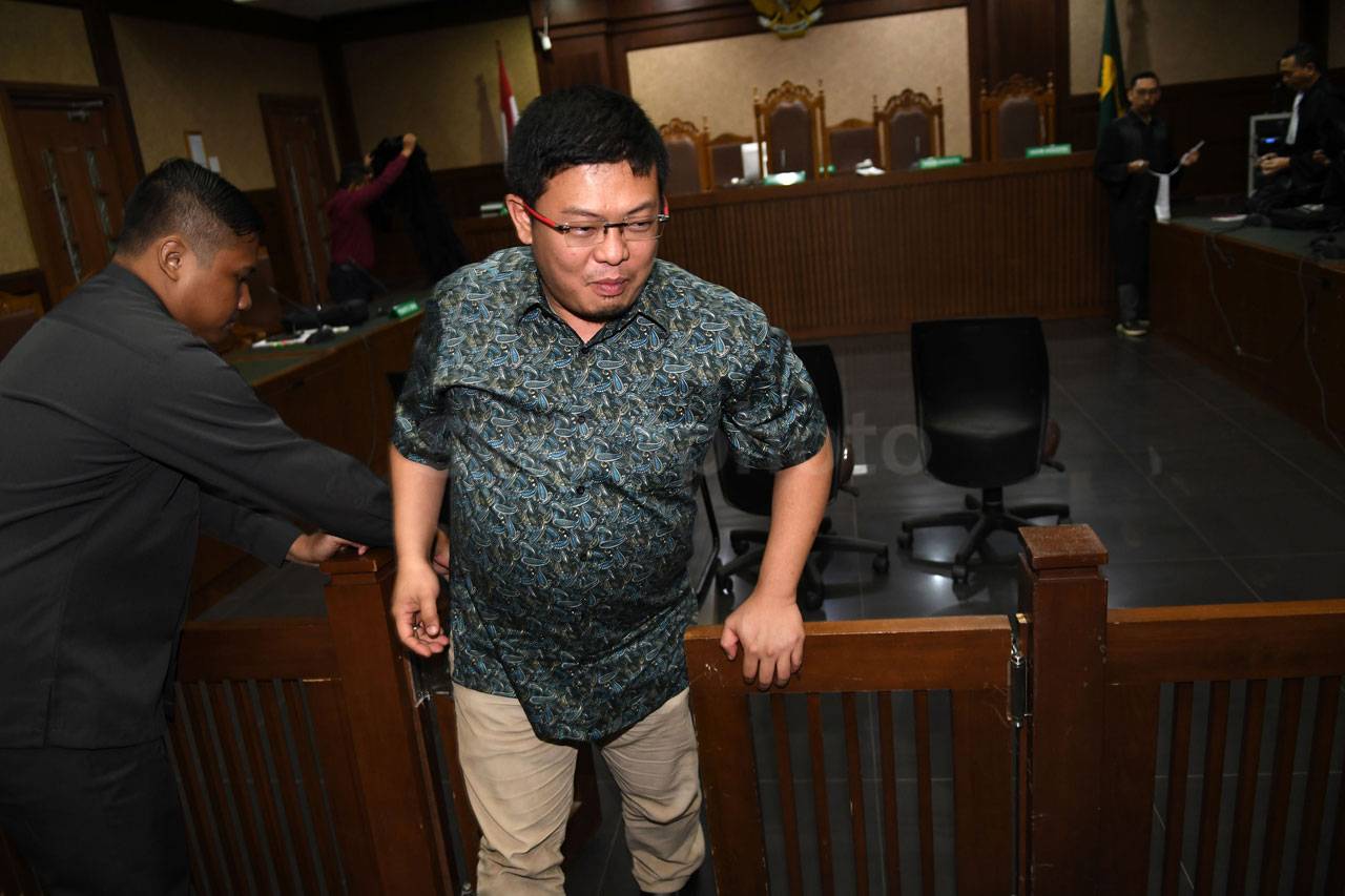 Tiga Penyuap I Nyoman...