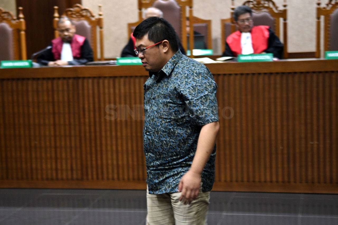 Tiga Penyuap I Nyoman...