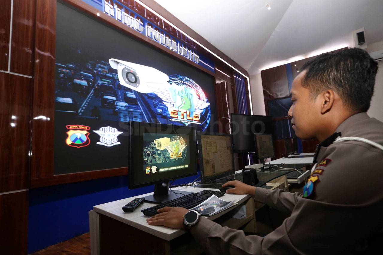 Polda Jatim Terapkan...