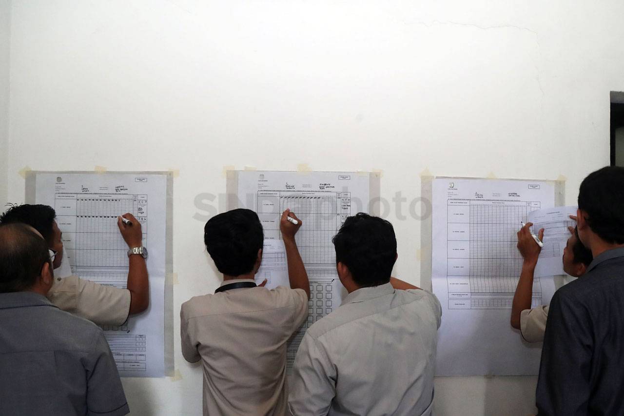 KPU Gelar Simulasi Pengisian...