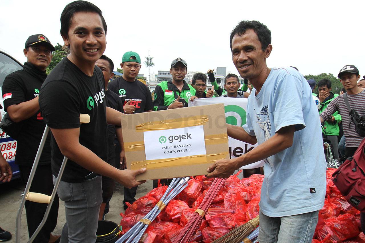 Bantuan Logistik dari...