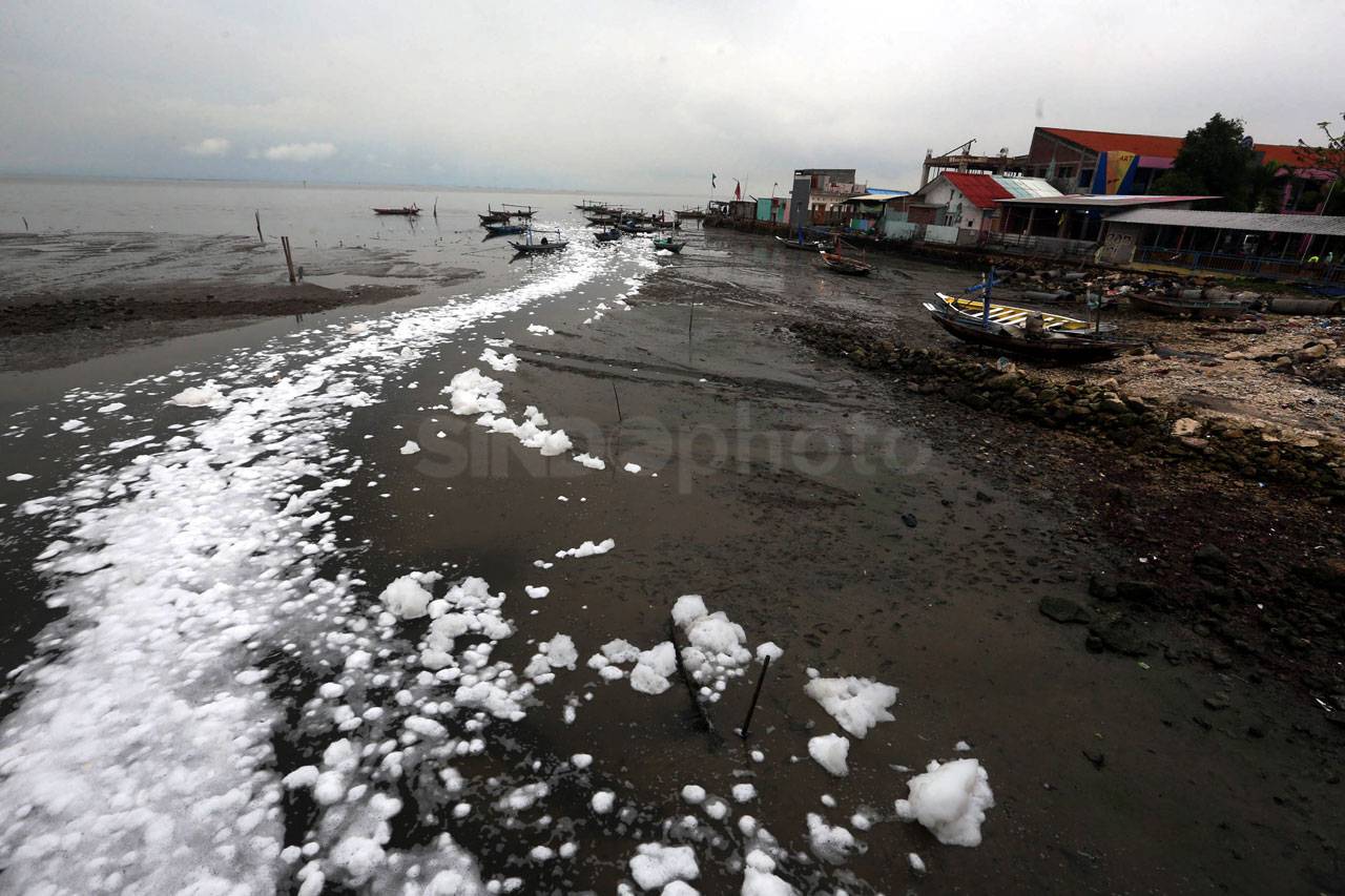 Pantai Kenjeran Surabaya...