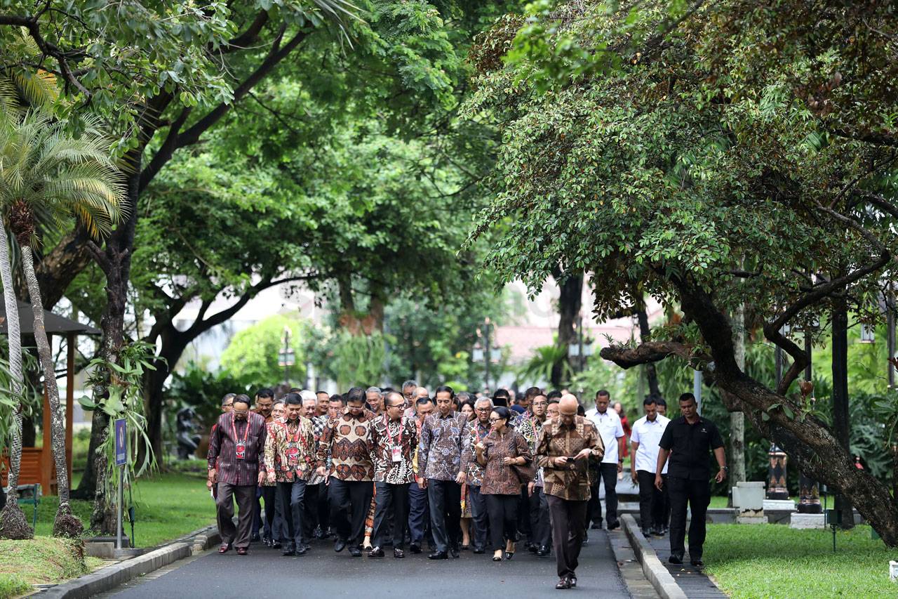 Presiden Jokowi Buka...