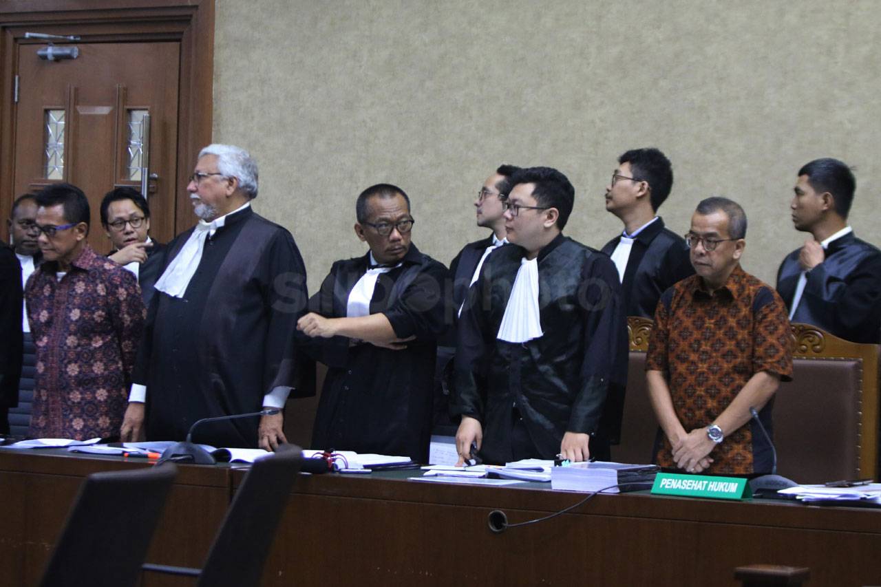 Soetikno Soedarjo dan...