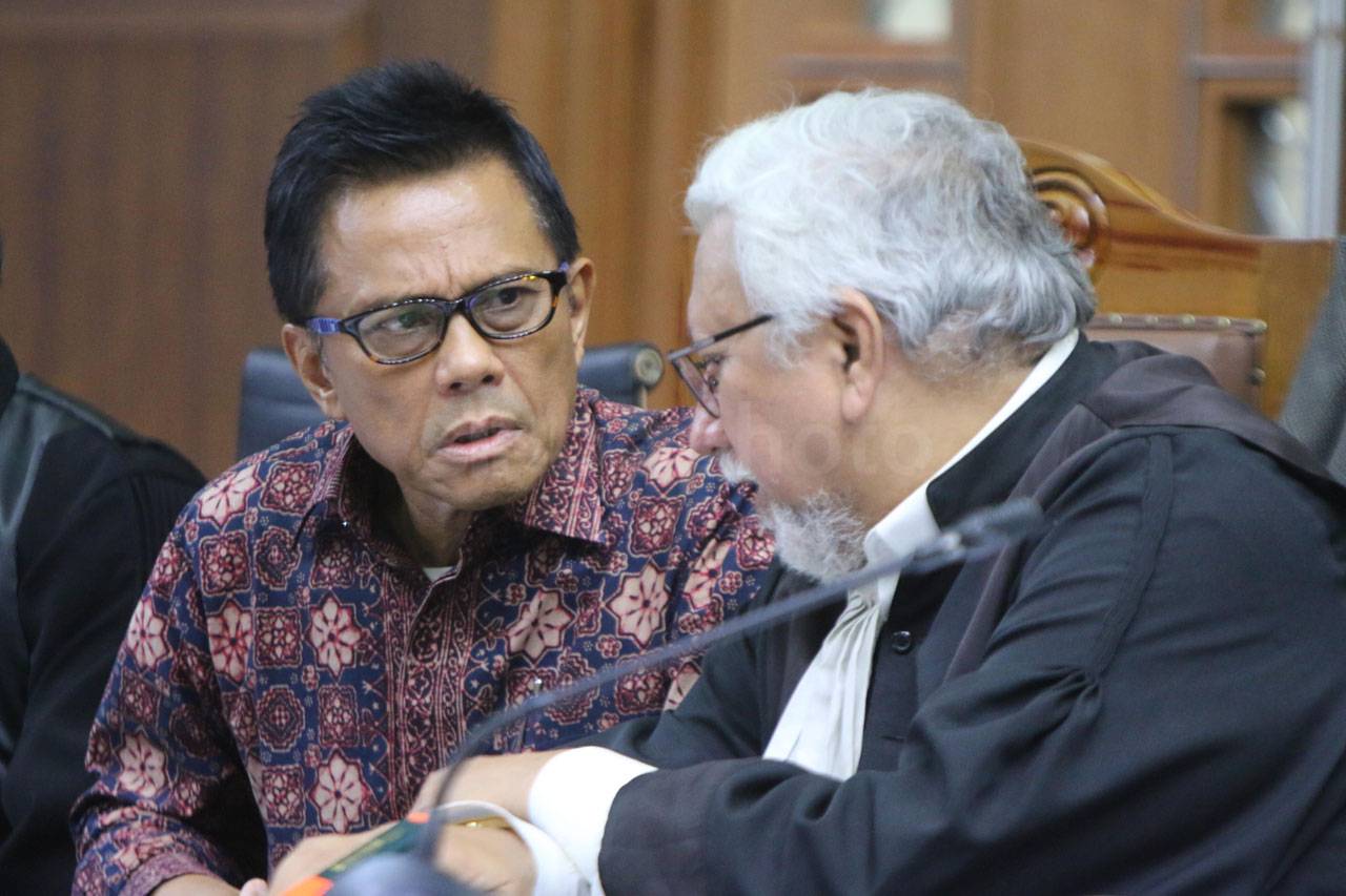 Soetikno Soedarjo dan...