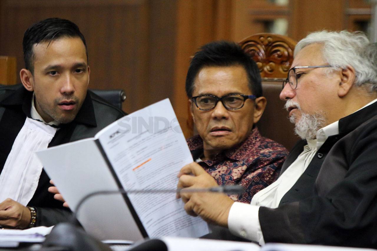 Soetikno Soedarjo dan...