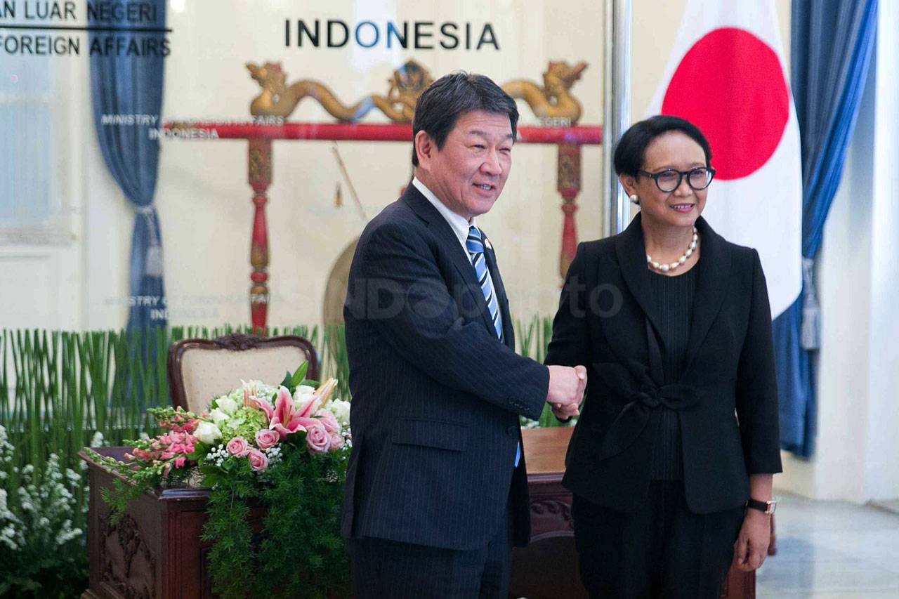 Menlu Retno Lakukan...