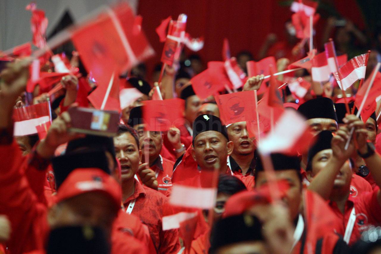 Jokowi Hadiri Peringatan...