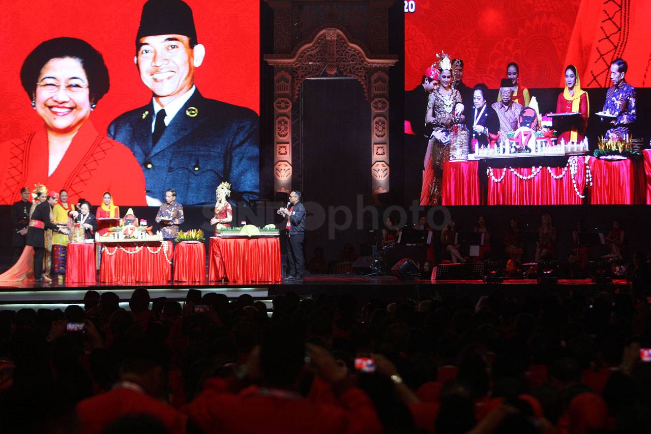 Jokowi Hadiri Peringatan...
