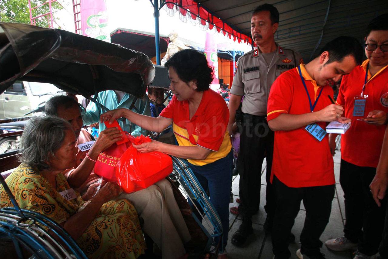 Jelang Imlek, Yayasan...